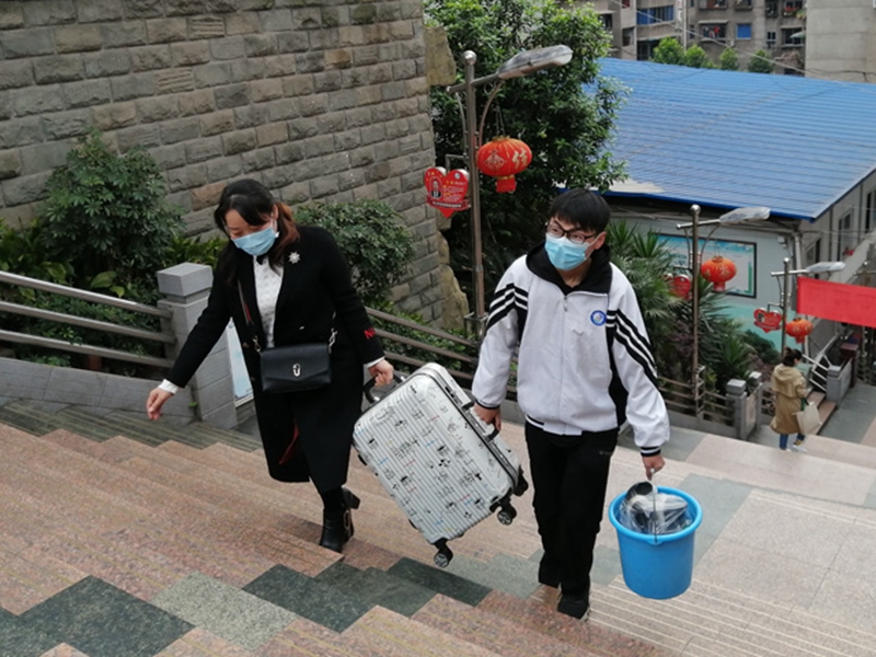 帮学生搬行李 (38)_副本.jpg