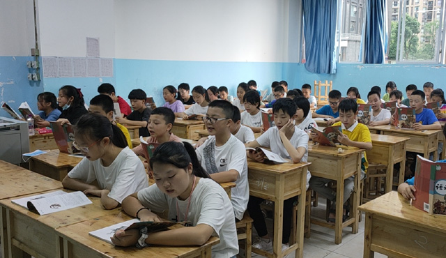 学生到班 (2).jpg